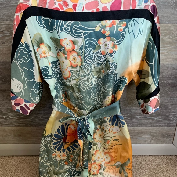 Kimono style silk dress by Single - Picture 9 of 11